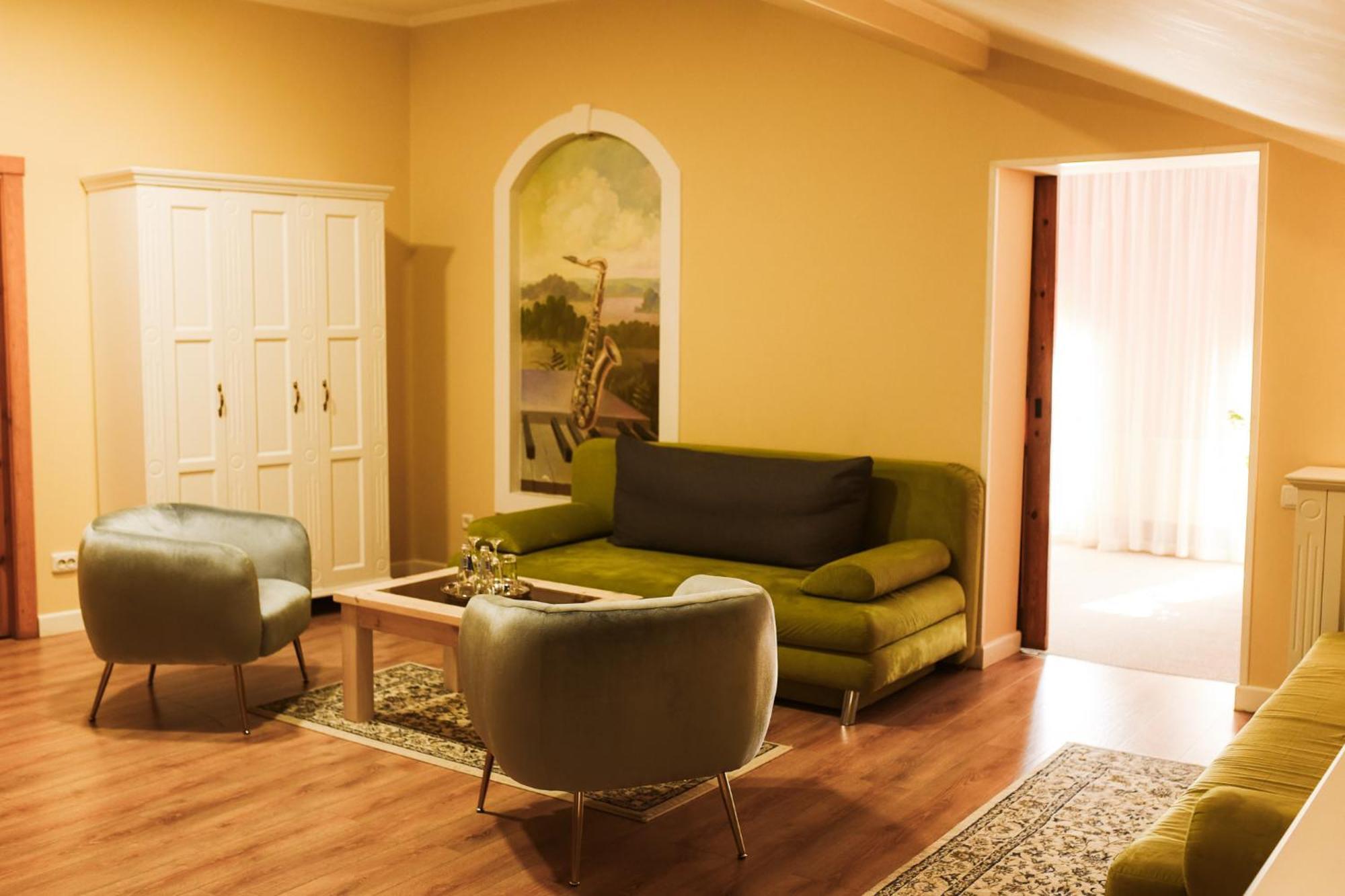 Hotel Jolanta à Alūksne Extérieur photo